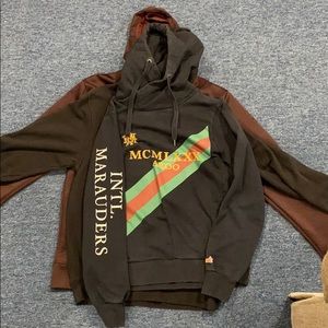 AKOO medium sweatshirt